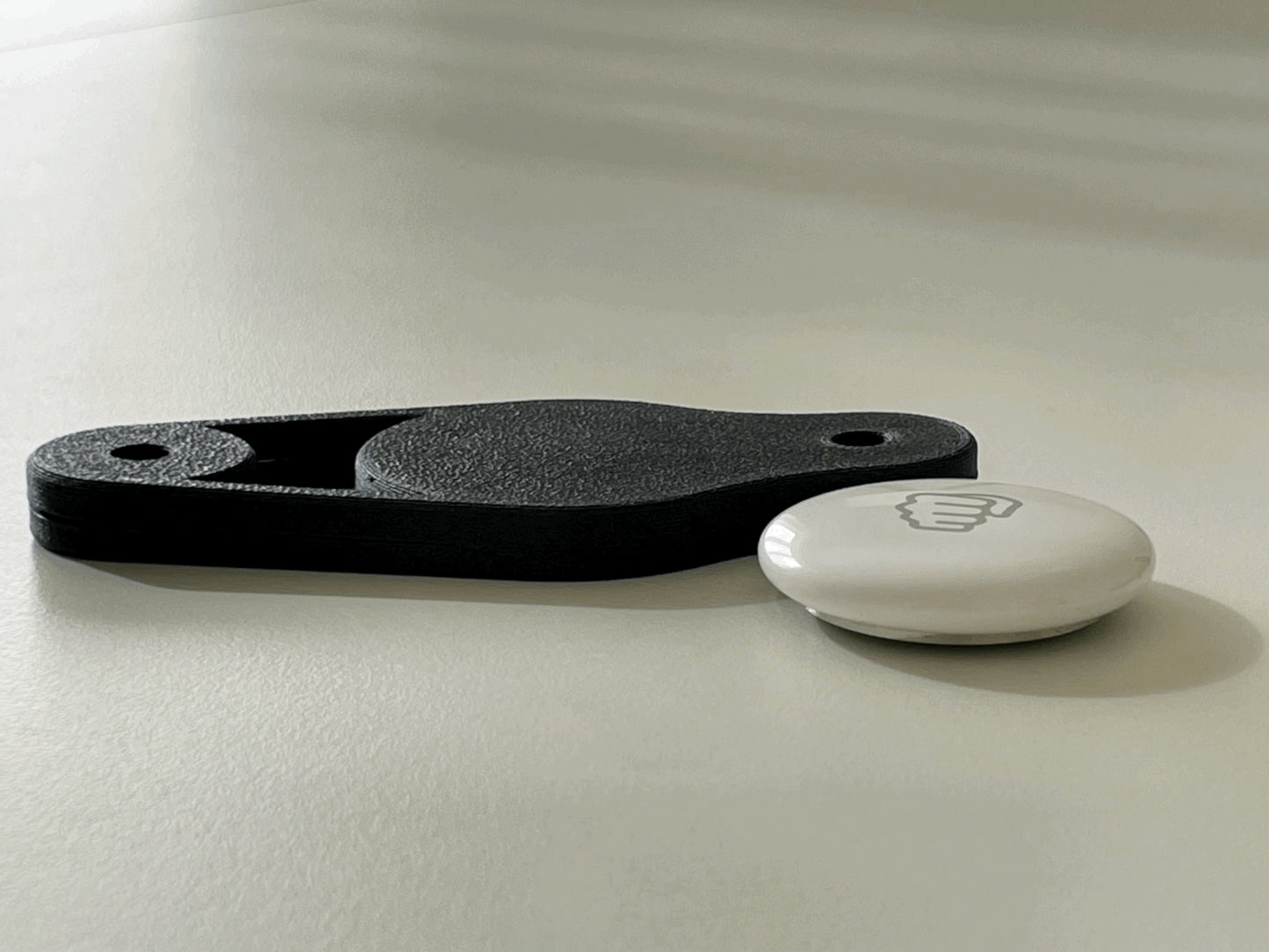 Water Bottle Cage Apple AirTag Holder Mount Hidden Compartment Lock GPS Tracker