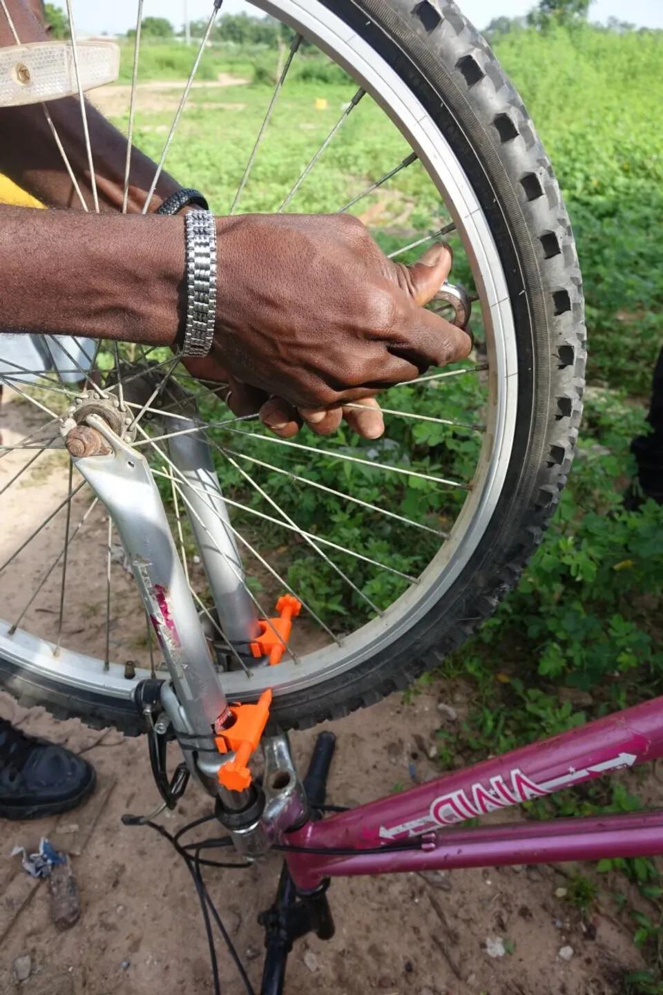 Road Mountain Bike Wheel Trueing Caliper Tool Stand Balance Correction