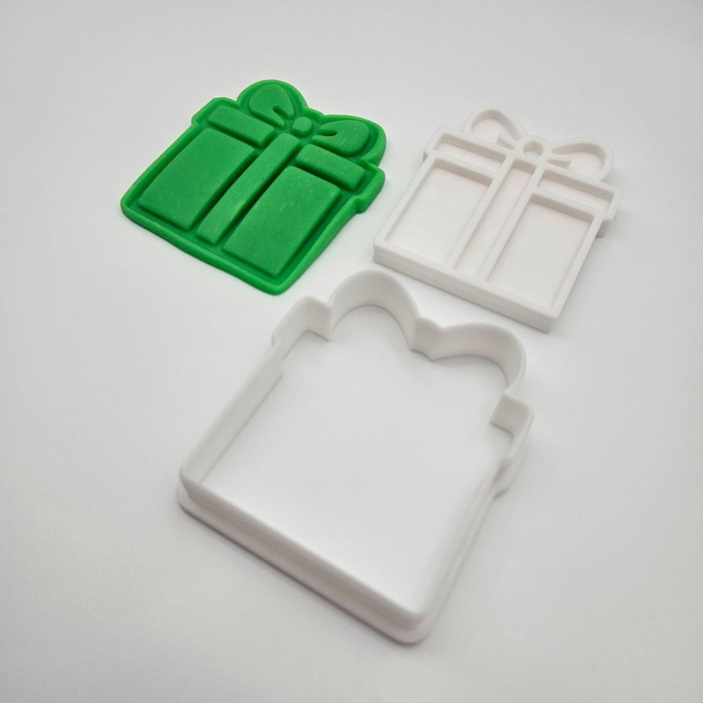 Present Gift Christmas Cookie Cutter Biscuit Set Embosser Stamp Fondant Maker