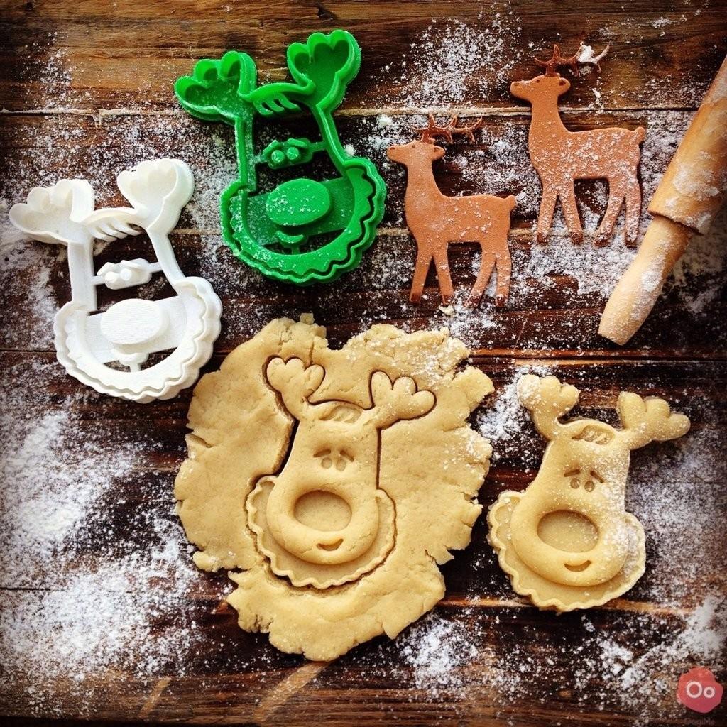 Rudolph the Red Nosed Reindeer Christmas Cookie Cutter Biscuit Set Stamp